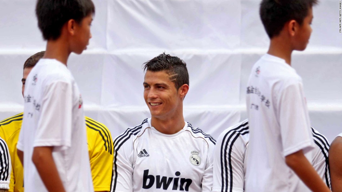A link-up with Real Madrid means that more than 20 Spanish coaches work at the school. Real visited in 2011, when star player Cristiano Ronaldo met pupils in Qingyuan.