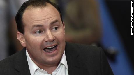 Mike Lee signs on to Bernie Sanders&#39; bill to prevent funding for military intervention in Iran