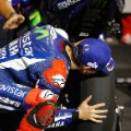 MotoGP: Lorenzo kisses tire Qatar 