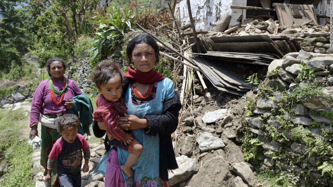 Последний помощь. Human trafficking in Nepal. 1987 Год Америка исчезновение детей. Германия катастрофа дети с неразвитыми руками. DHRA Dhirakaosal.