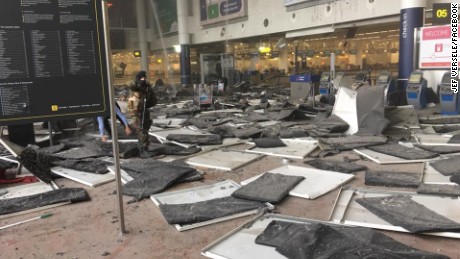 Rogin: Main Brussels airport terminal unguarded