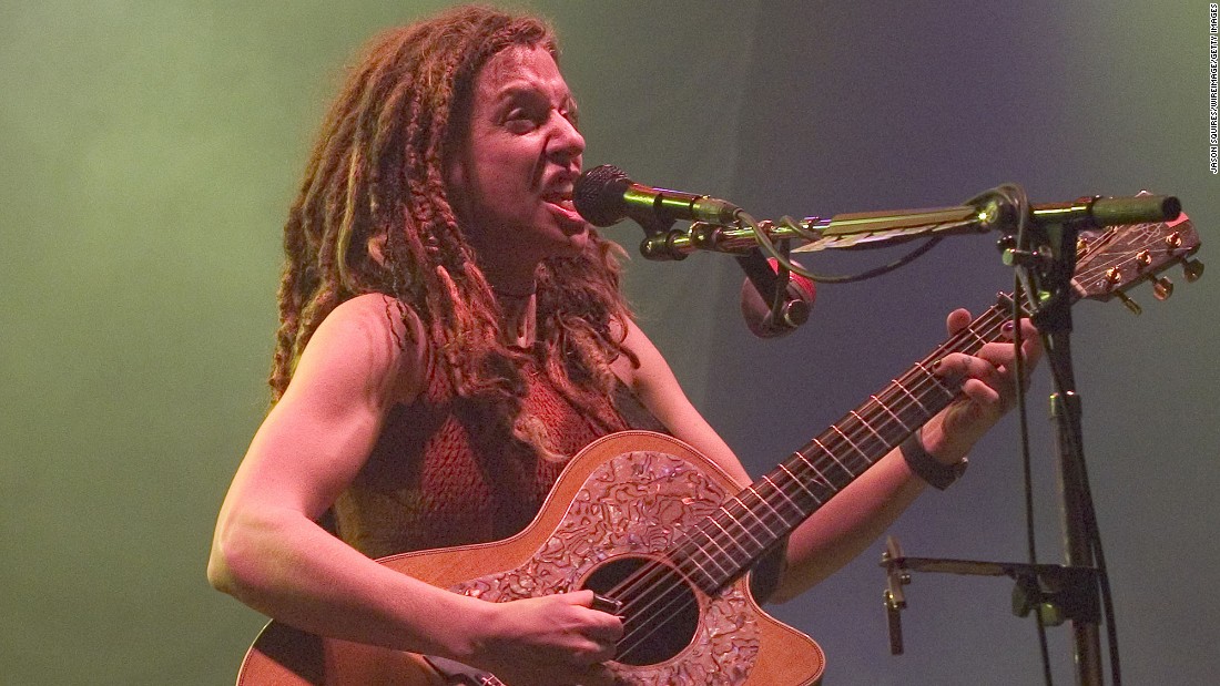 Singer Ani DiFranco is known for her natural, hippie style. DiFranco wore her hair in dreadlocks for many years but has gone back to a straight hairstyle lately.