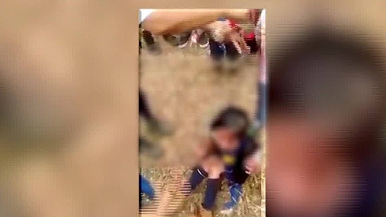 Niña Scout Es Atacada Por Sus Compañeros Cnn Video