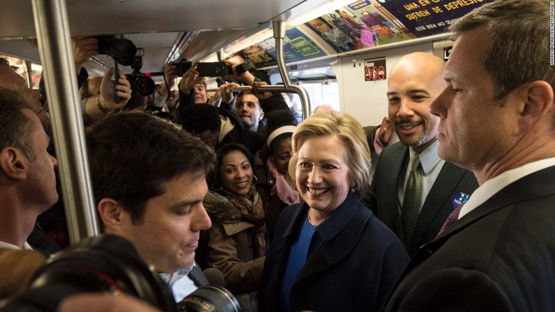 Hillary Clinton Rides The Subway New Yorkers Unfazed Cnnpolitics 