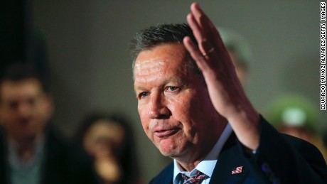 Governor John Kasich speaks to guests at a rally on April 7, 2016 in New York City. 