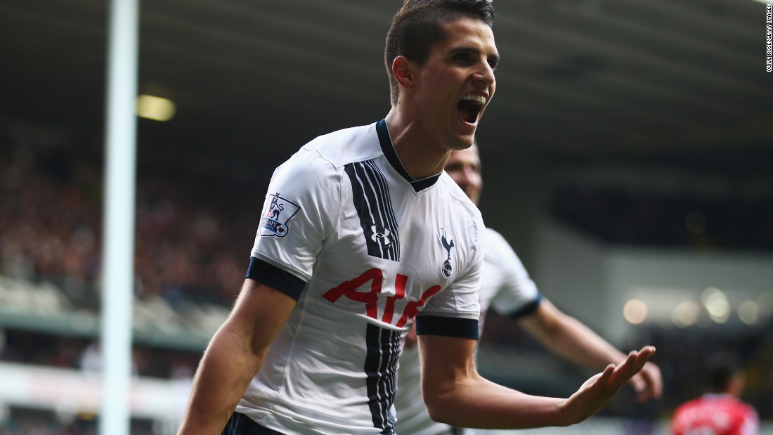 Man of the match Erik Lamela rounded off the Tottenham scoring with the third in the 3-0 victory over Manchester United.