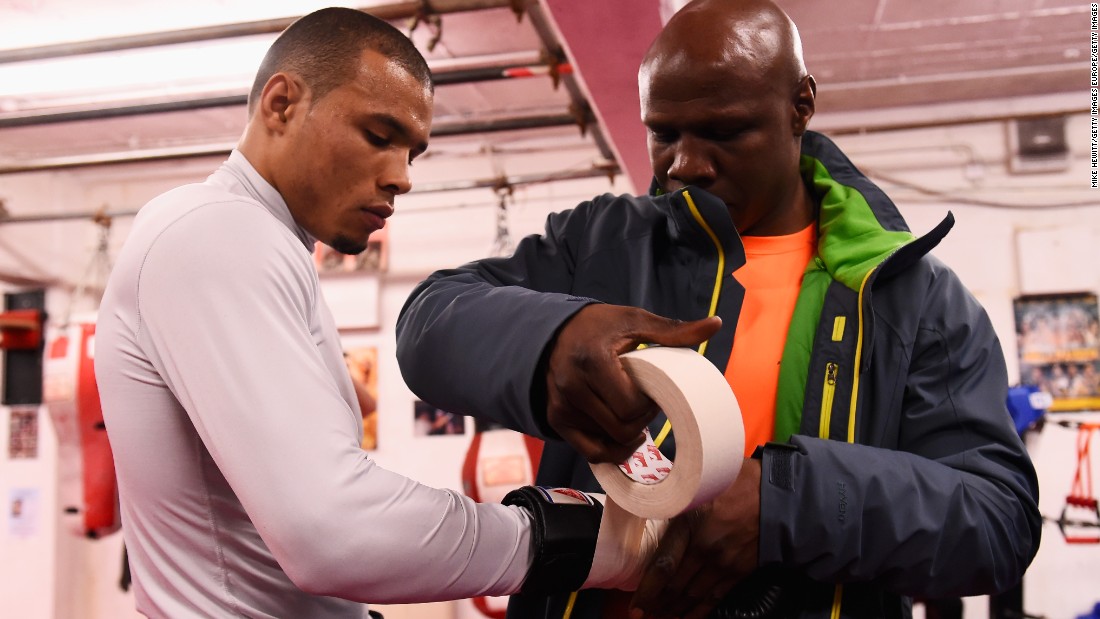 Eubank Jr. believes it&#39;s up to referees to take the initiative in stopping a fight -- not the boxers.&lt;br /&gt;&quot;If you don&#39;t have that &#39;do or die&#39; mindset you&#39;re never gonna make it,&quot; he said. &quot;So you can&#39;t ask the fighters to change. &lt;br /&gt;&quot;But the referees, or those in their corner, can stop the fight. Most fighters who are worth their salt will never give up. But if they&#39;re losing and their corner can see that, they can throw their towel in and that&#39;s it.&quot;