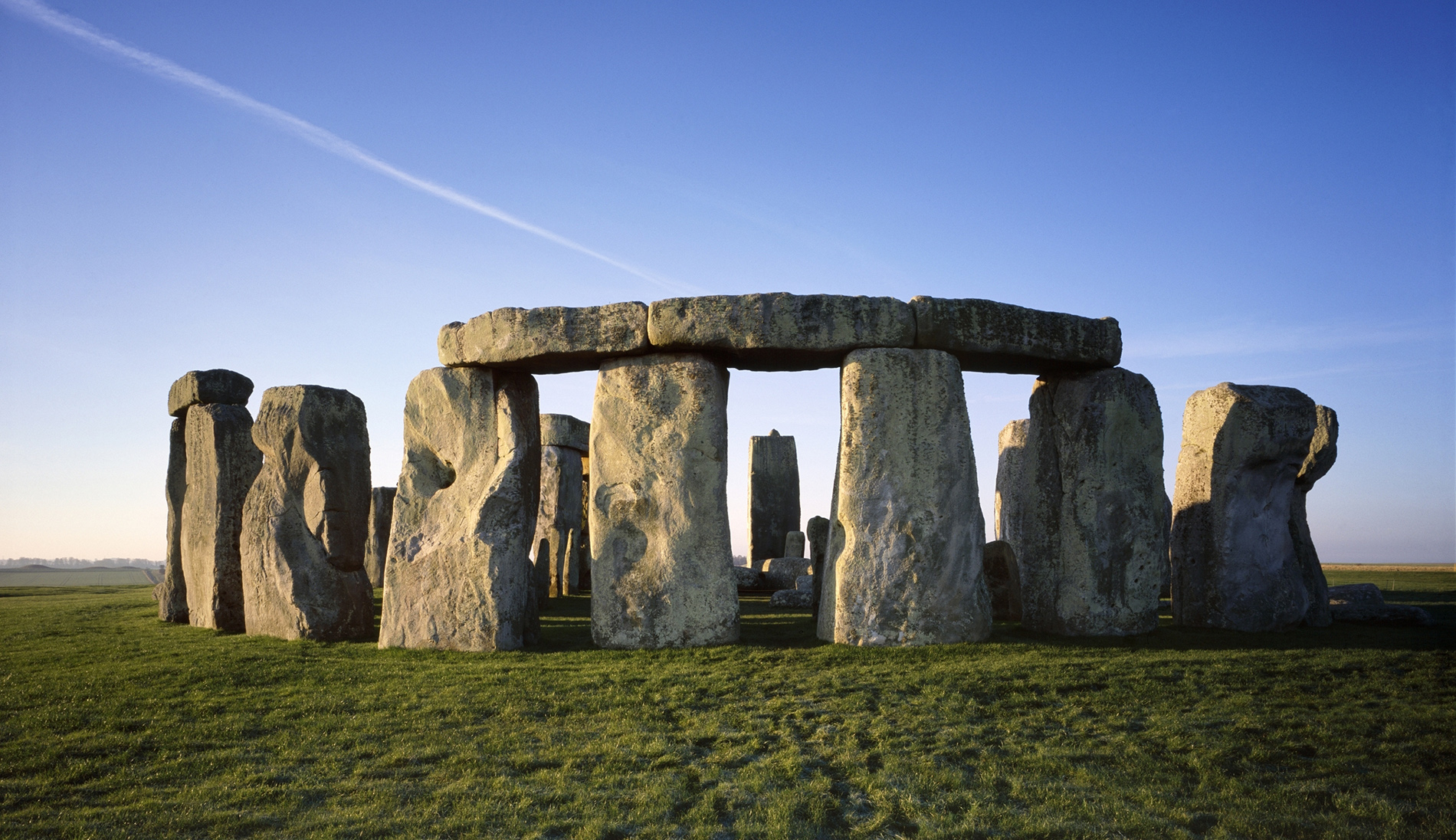 160418171647-beautiful-england-31-stonehenge.jpg