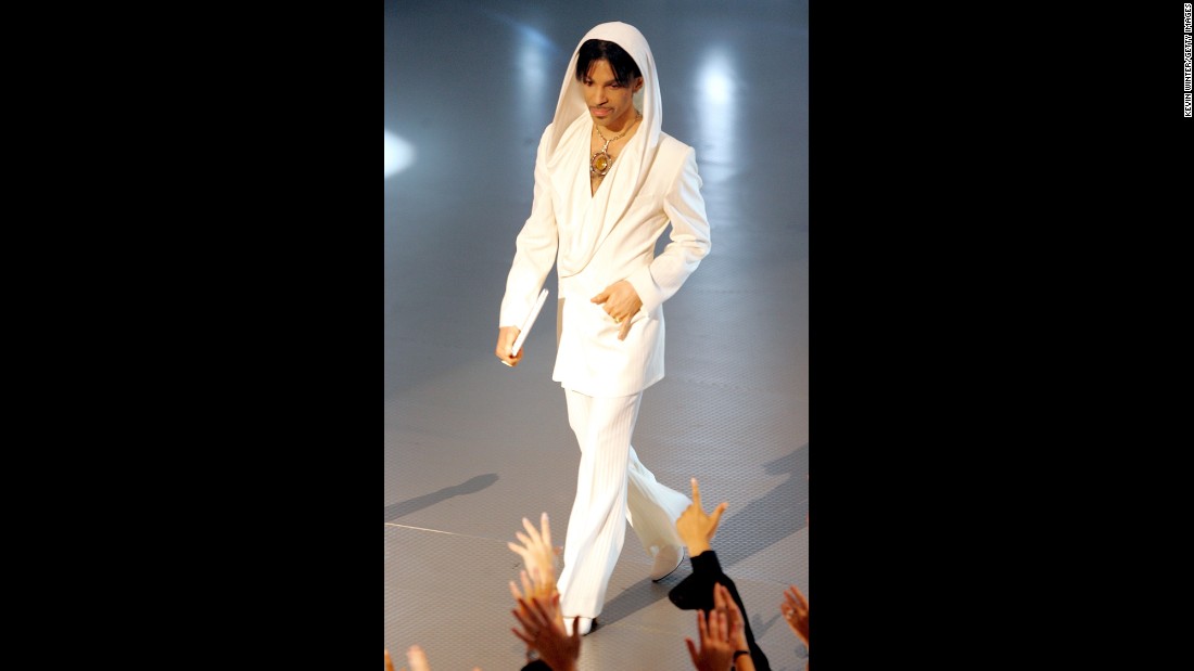 White hot -- Wearing white hood and heels at the People&#39;s Choice Awards, 2005.&lt;br /&gt;