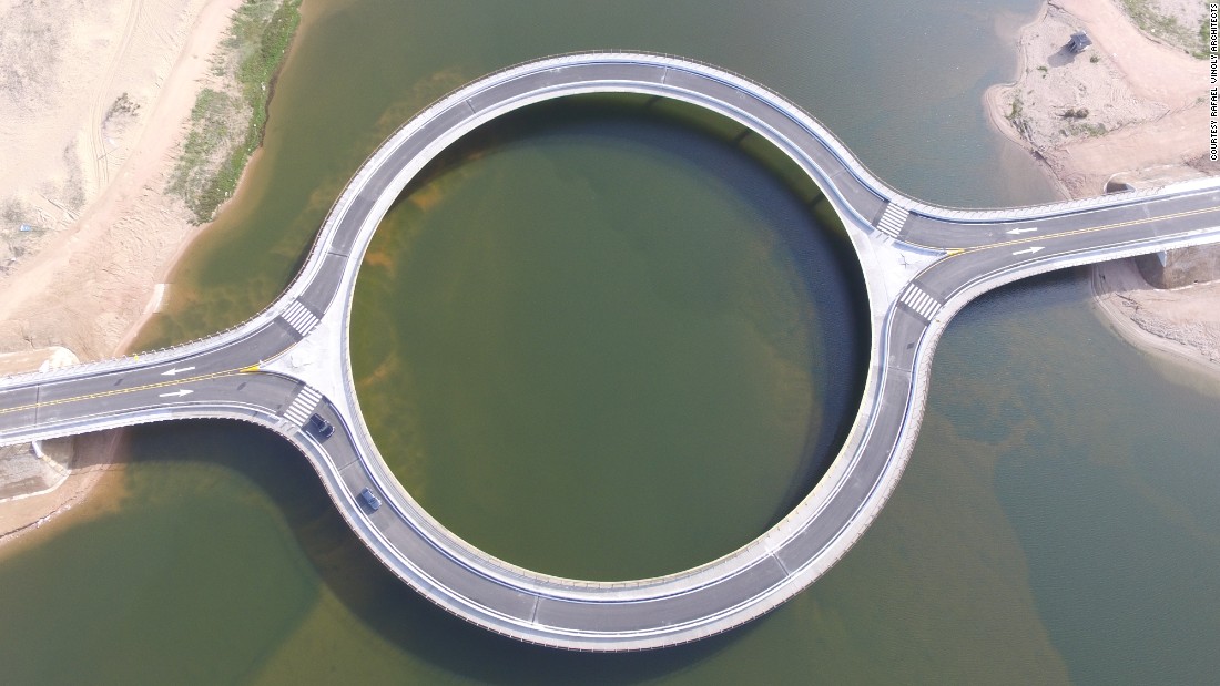 Uruguayan architect &lt;a href=&quot;http://www.rvapc.com/&quot; target=&quot;_blank&quot;&gt;Rafael Viñoly&#39;s&lt;/a&gt; circular bridge can only be truly appreciated from above. The circular bridge, which replaced a raft crossing, creates the effect of a lagoon within a lagoon. 