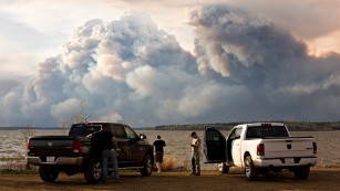 How wildfires create towering pyrocumulus clouds
