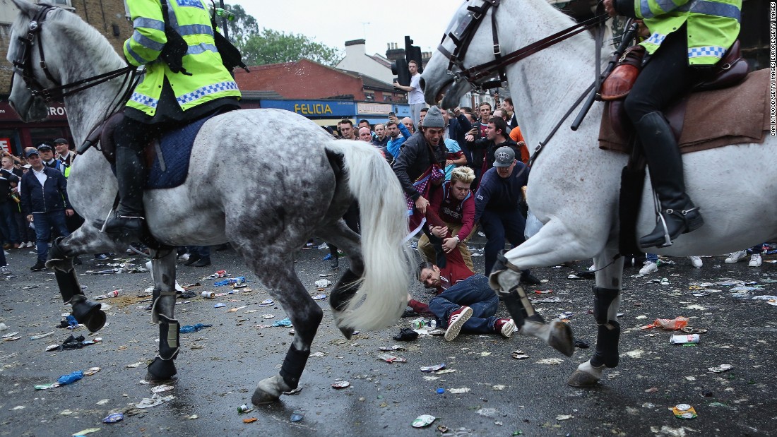 West Ham&#39;s final match at Upton Park was marred by trouble outside the ground before the match started. 