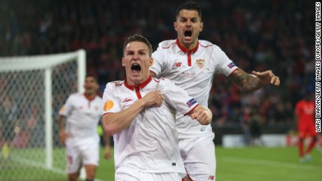 Kevin Gameiro of Sevilla celebrates scoring his team&#39;s first goal against Liverpool.