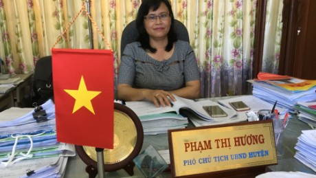 Pham Thi Huong, vice chair of the Ly Son District People&#39;s Committee