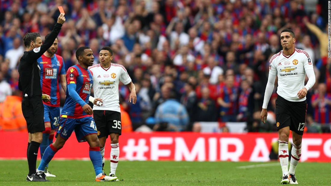 The game seemed to turn in Palace&#39;s favor as Chris Smalling received a second yellow card and his marching orders in extra time. 
