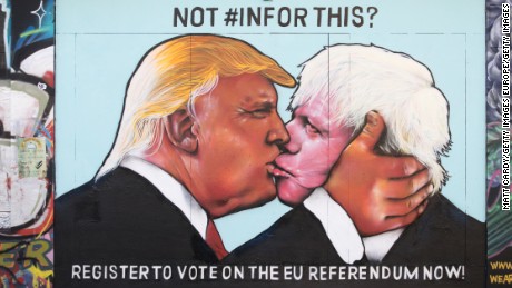  A mural in Bristol, England, before the UK&#39;s Brexit vote depicts Donald Trump kissing Boris Johnson.