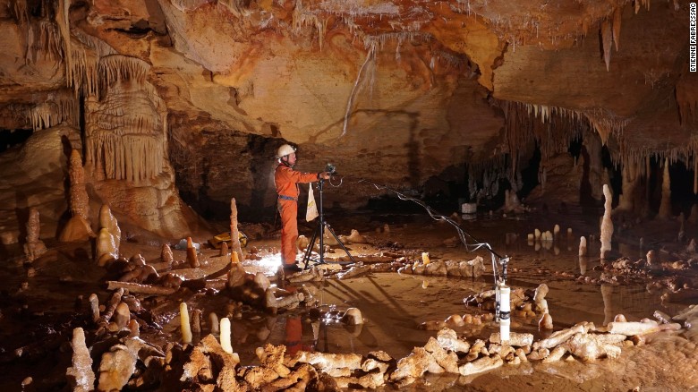 176,500-year-old Neanderthal cave rings discovered
