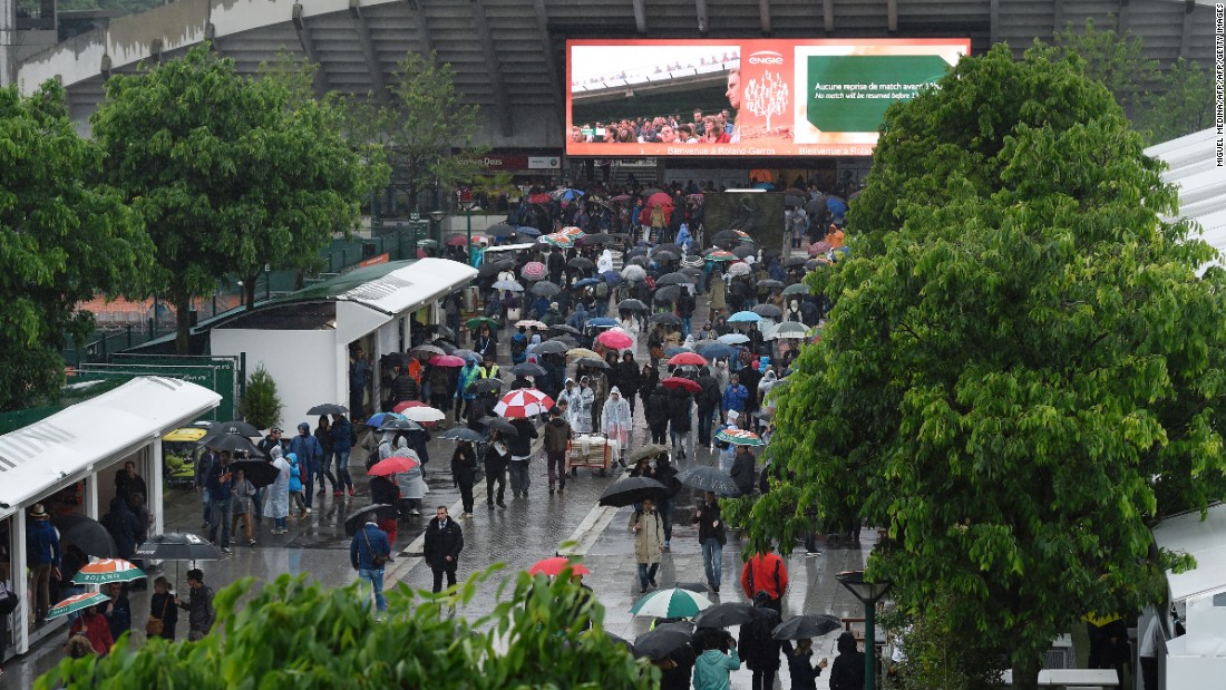 As the disappointed spectators filed out in their droves, Roland Garros officials were quick to confirm tickets would be refunded. 