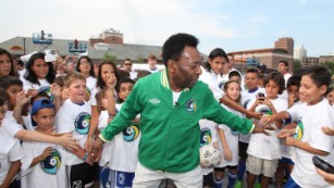 Pele to auction memorabilia and 'share on his story with