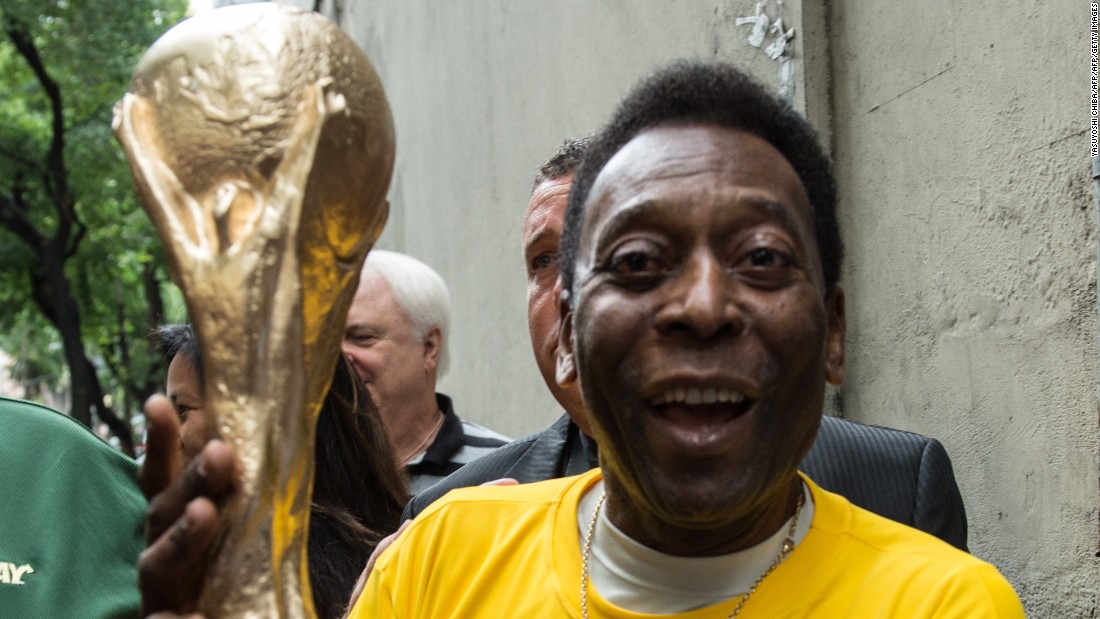 Brazil football legend Pele, the only player to win three World Cups, is to auction off his personal collection of memorabilia.