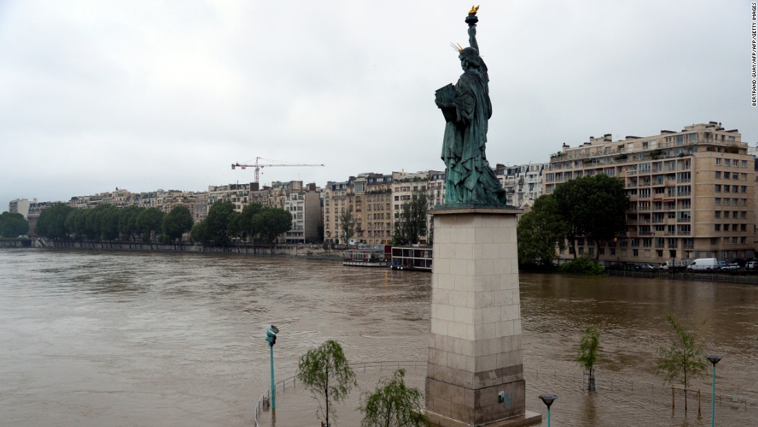 France Flooding Louvre Moving Some Artwork As Waters Rise In Paris Cnn