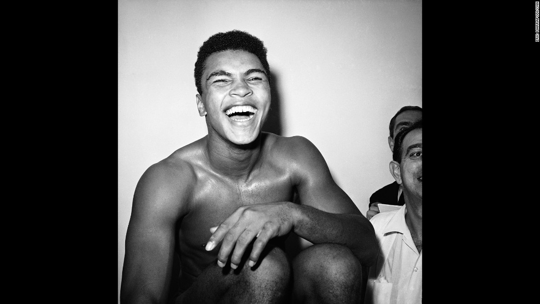 Muhammad Ali dies at 74 - CNN Video.