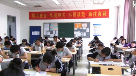 Gaokao: Can you pass China&#39;s grueling college entrance exam? 