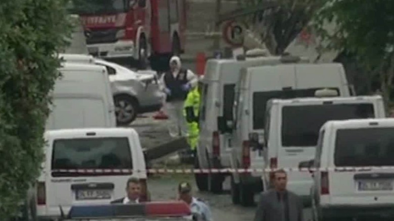 car bombing kills 11 in istanbul_00000204