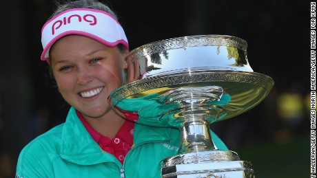 Henderson celebrates after winning the Women&#39;s PGA Championship at the Sahalee Country Club.