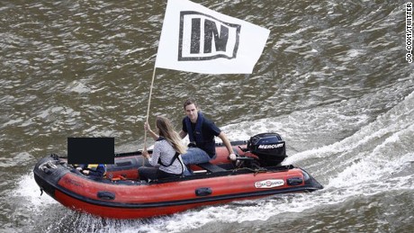 An image posted to Jo Cox&#39;s official Twitter account shows Cox, her husband Brendan and their two children (obscured) during a Brexit campaign.