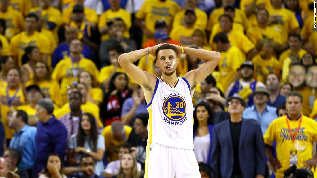 Golden State star Stephen Curry, the league&#39;s MVP this season, finished with 17 points and was 4-of-14 from 3-point range.