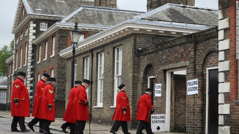 Voters weigh in on historic UK referendum