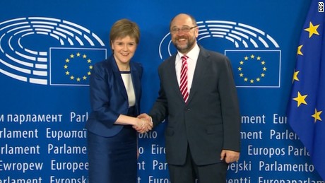 Sturgeon vows to keep Scotland in EU