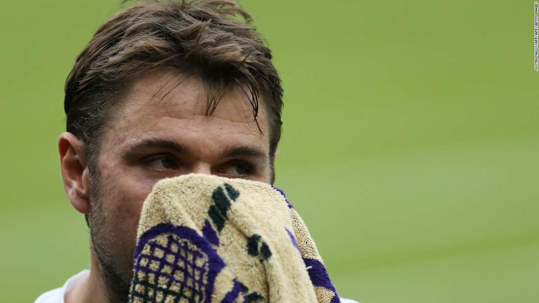 The swoon continued for Wawrinka, who lost the third set in a lopsided tiebreak. 