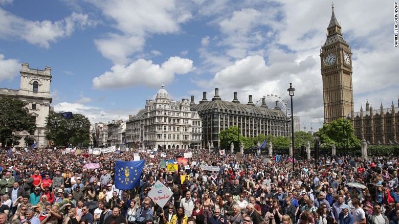 Thousands march to protest Brexit