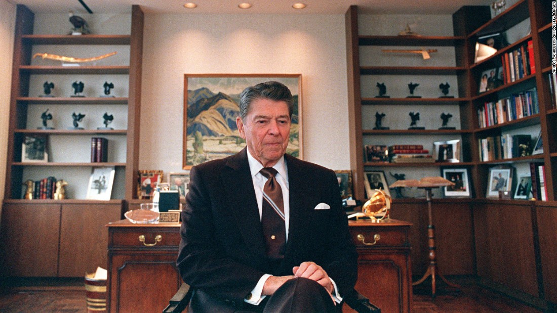 President Ronald Reagan&#39;s (1911-2004) &lt;a href=&quot;http://politicalticker.blogs.cnn.com/2011/01/14/reagans-son-father-showed-signs-of-alzheimers-in-white-house/&quot;&gt;son wrote&lt;/a&gt; that he believed his father showed early signs of Alzheimer&#39;s while still serving as president. 