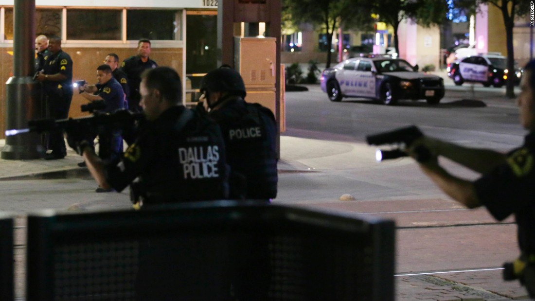 Dallas Sniper Attack 5 Officers Killed Suspect Id D Cnn