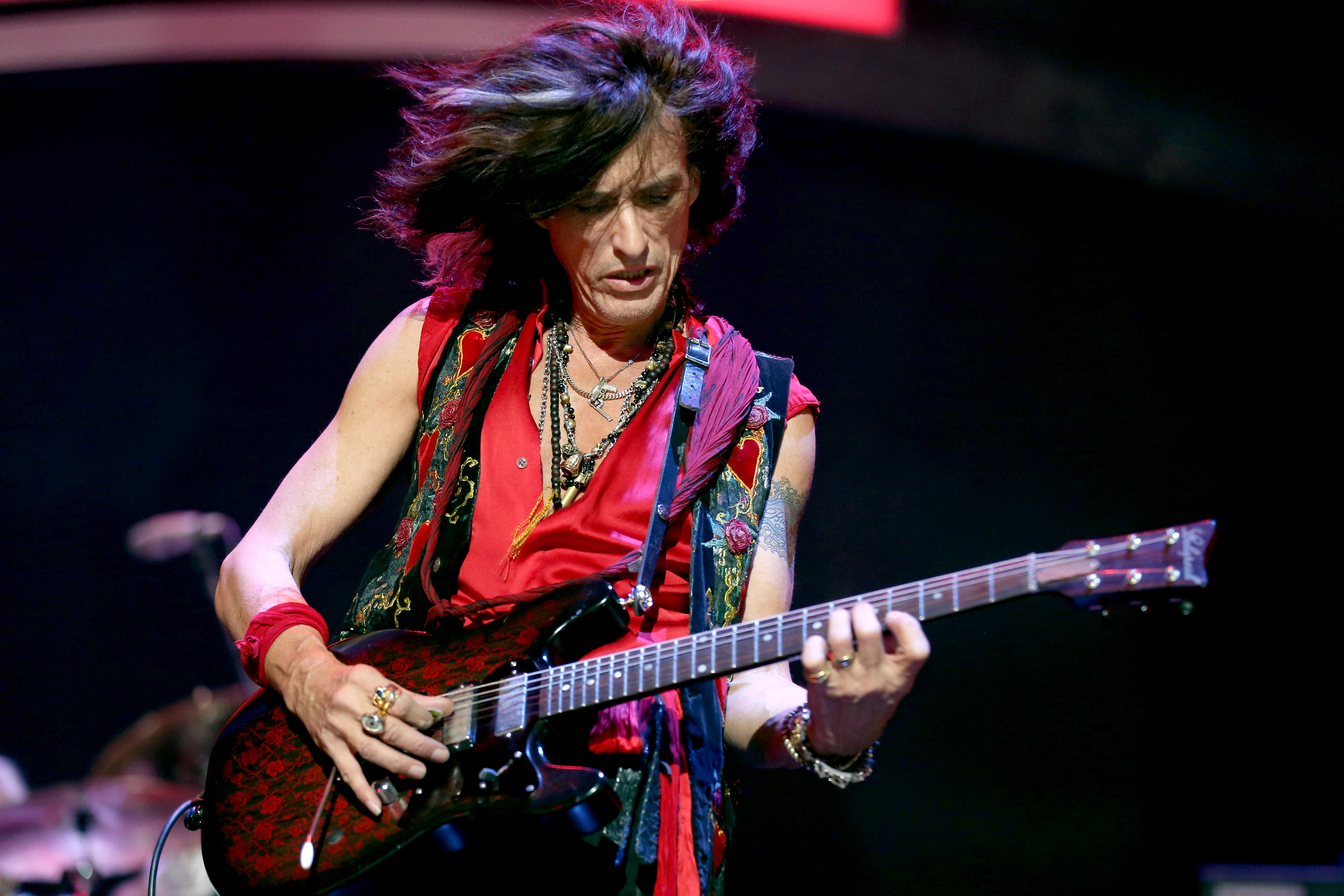 aerosmith guitarist joe perry