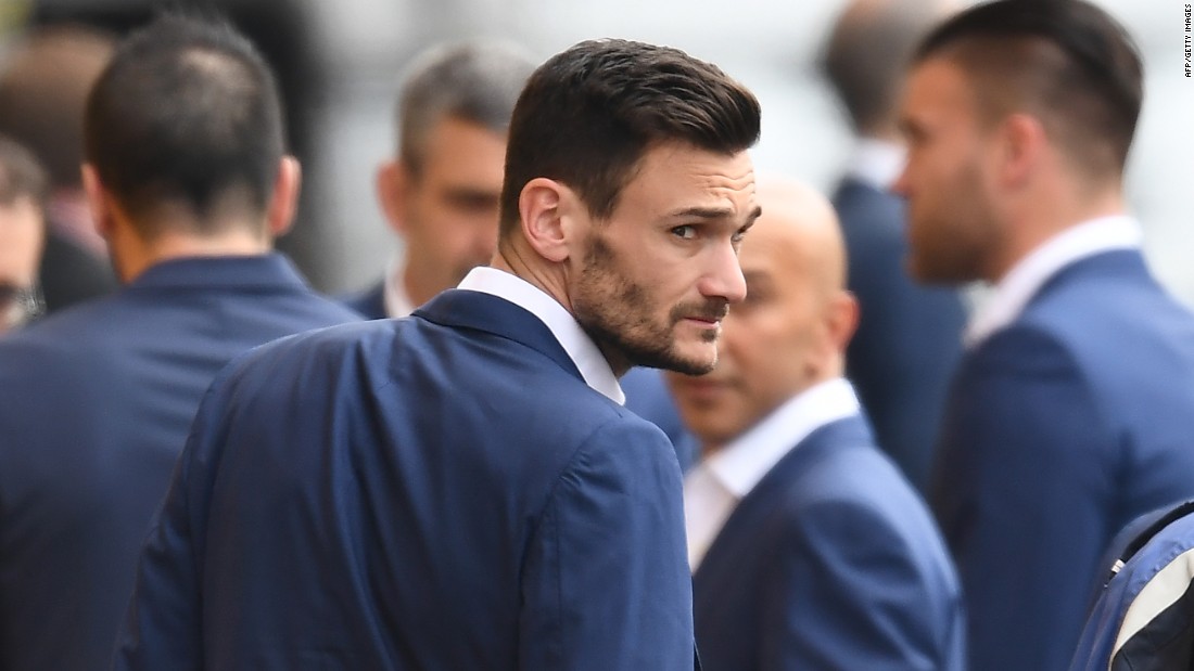 The France squad&#39;s homecoming was a decidedly more sombre affair. Hugo Lloris, captain of both club and country, would have been the man to lift the trophy -- had Éder not broken French hearts.    