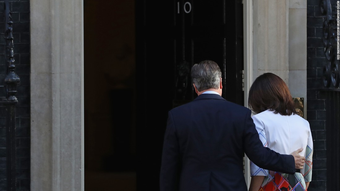 The Camerons walk back into 10 Downing Street after David Cameron announces his resignation following the UK&#39;s decision to leave the European Union on June 23.