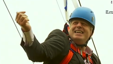 London mayor gets stuck on zip line 