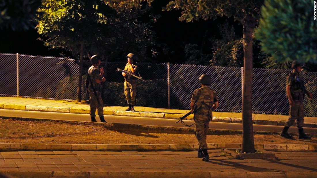 Turkish soldiers are seen on the Asian side of Istanbul.&lt;br /&gt;