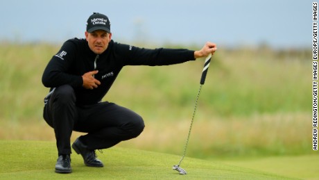 Sweden&#39;s Henrik Stenson ate into Mickelson&#39;s lead with an impressive 65.