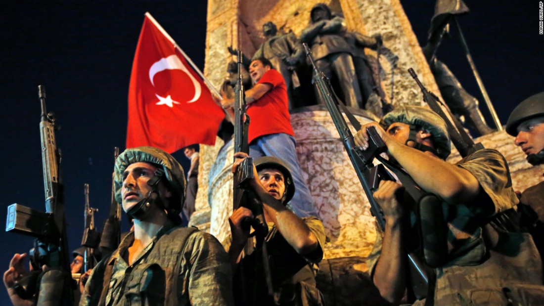 Soldiers secure an area as supporters of Turkish President Recep Tayyip Erdogan protest in Istanbul&#39;s Taksim Square.