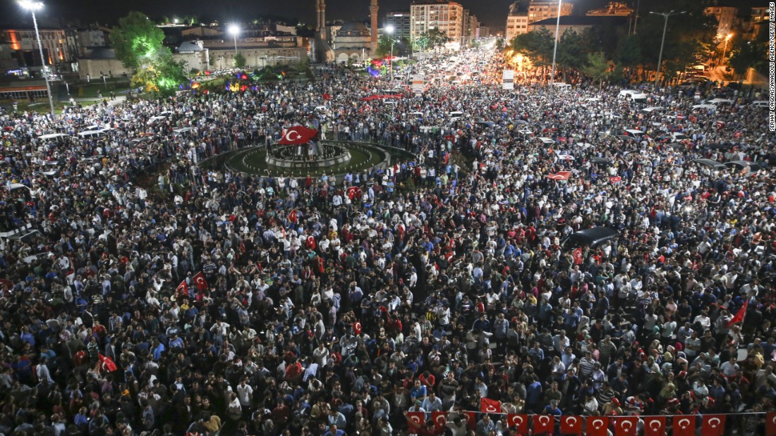 Citizens in Sivas rush to the streets during the chaotic coup attempt.