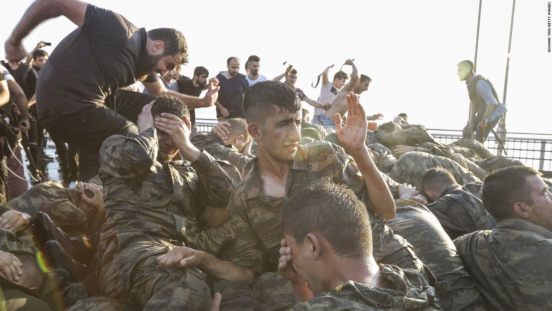 Members of the Turkish military surrender on Istanbul&#39;s Bosphorus Bridge on after a failed  coup attempt. 