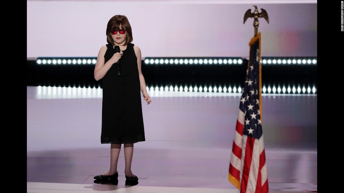 Marlana VanHoose performs the national anthem prior to Monday&#39;s evening session.