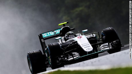 Hungarian Grand Prix: Nico Rosberg edges out Lewis Hamilton in qualifying