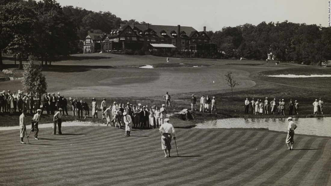 Baltusrol&#39;s next major after reopening was the 1926 U.S. Amateur, where George von Elm beat Bobby Jones in the final on the Lower Course. Tillinghast can be seen standing in the far background overseeing play duirng a practice round. 