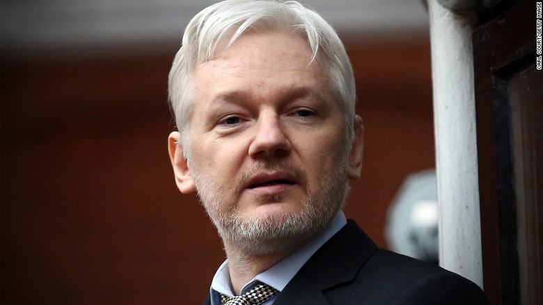 Sarah Palin, Donald Trump warm up to Julian Assange 